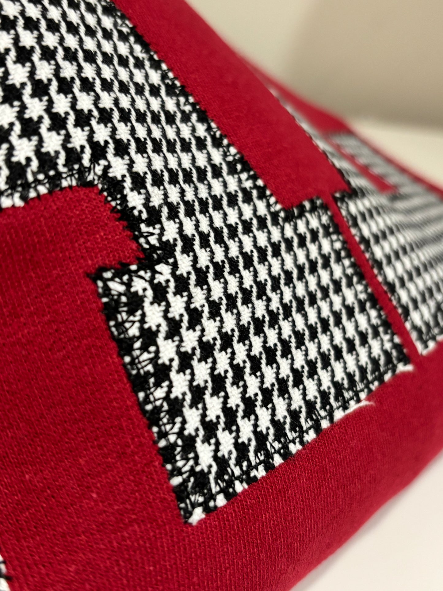 AL Houndstooth Textured Apparel